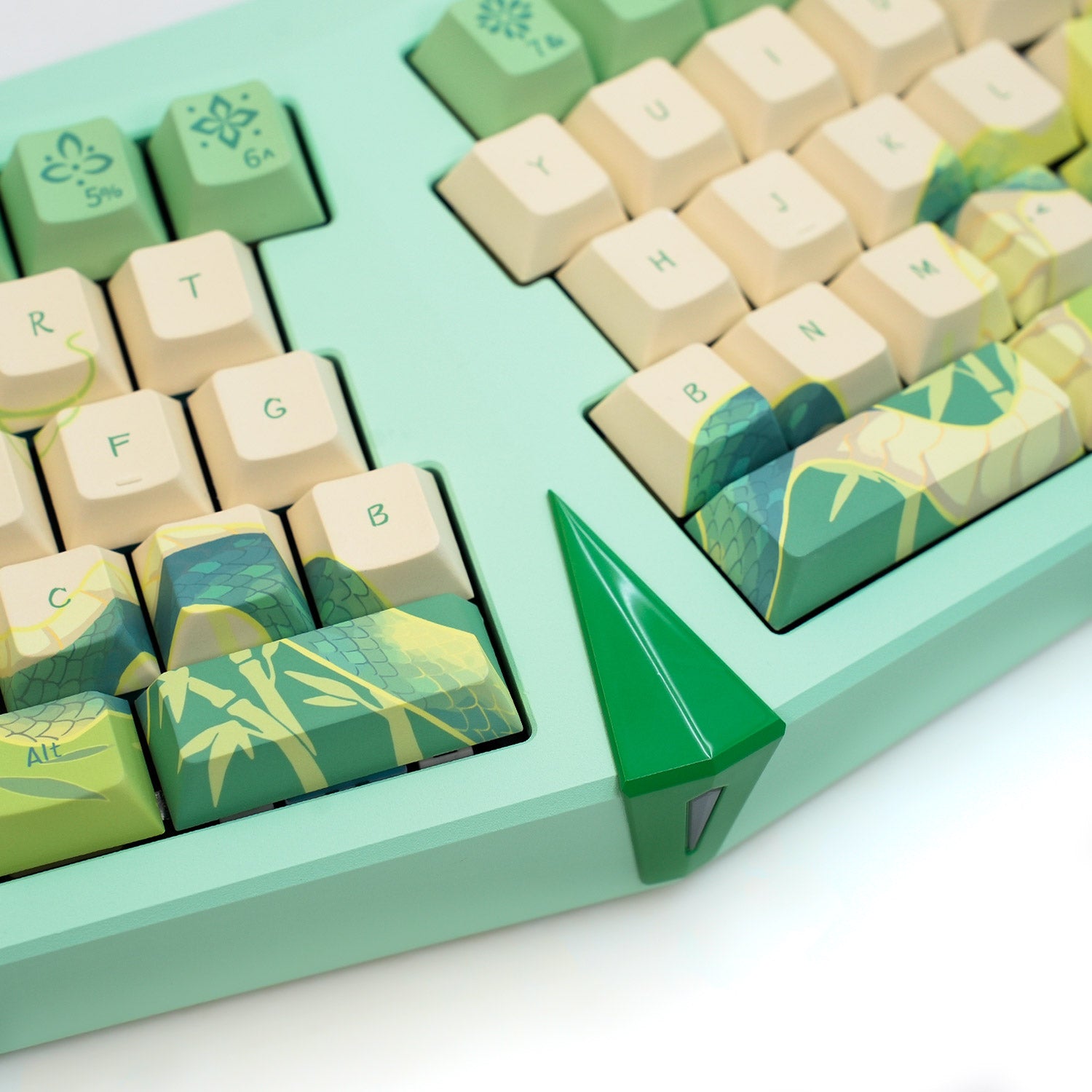 Akko Year of Snake Armor Details