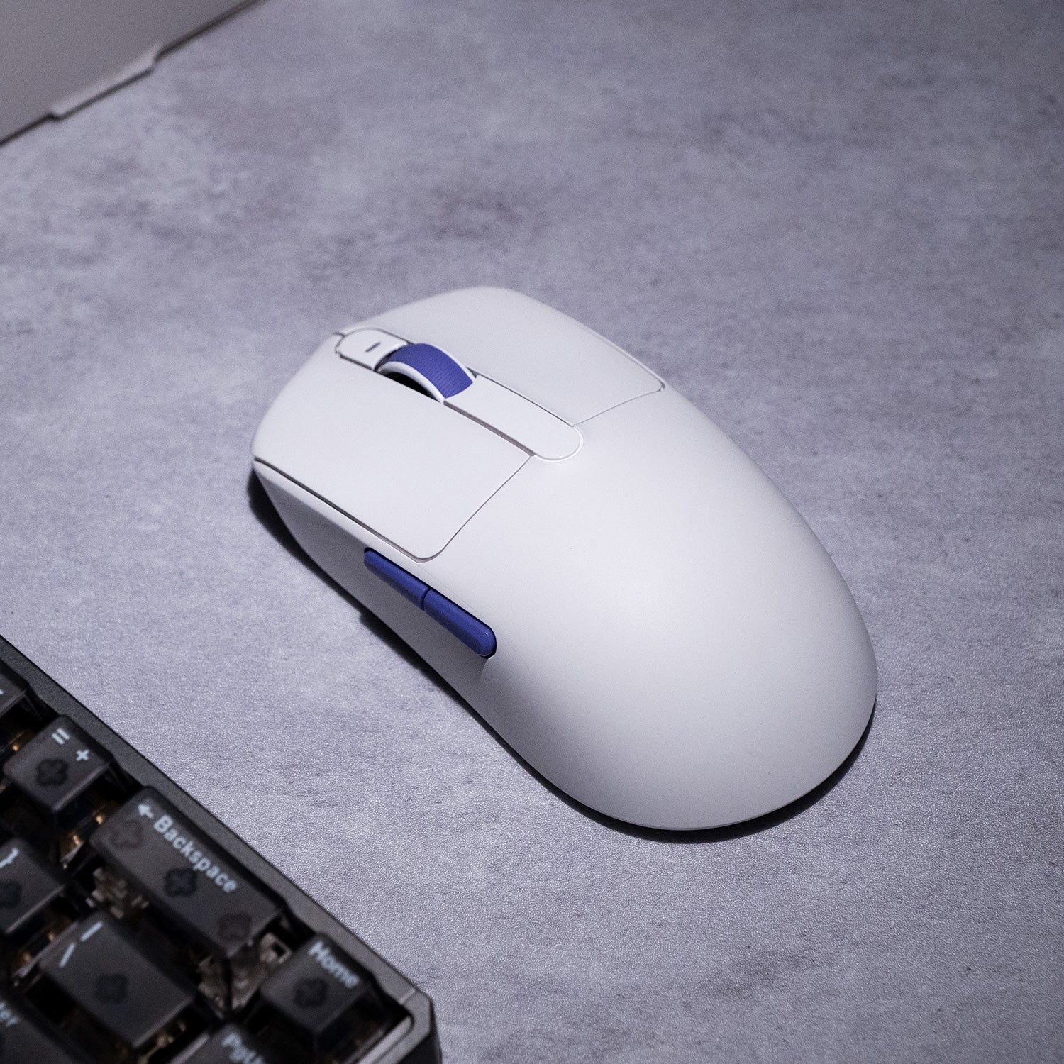 Akko Dash Gaming Mouse Side Details