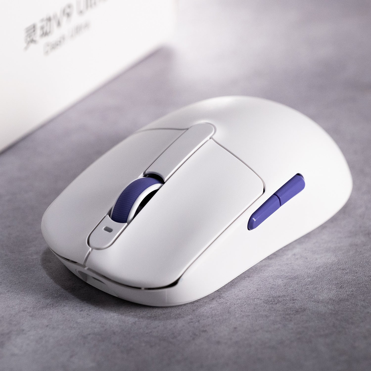 Akko Dash Gaming Mouse Palm Details