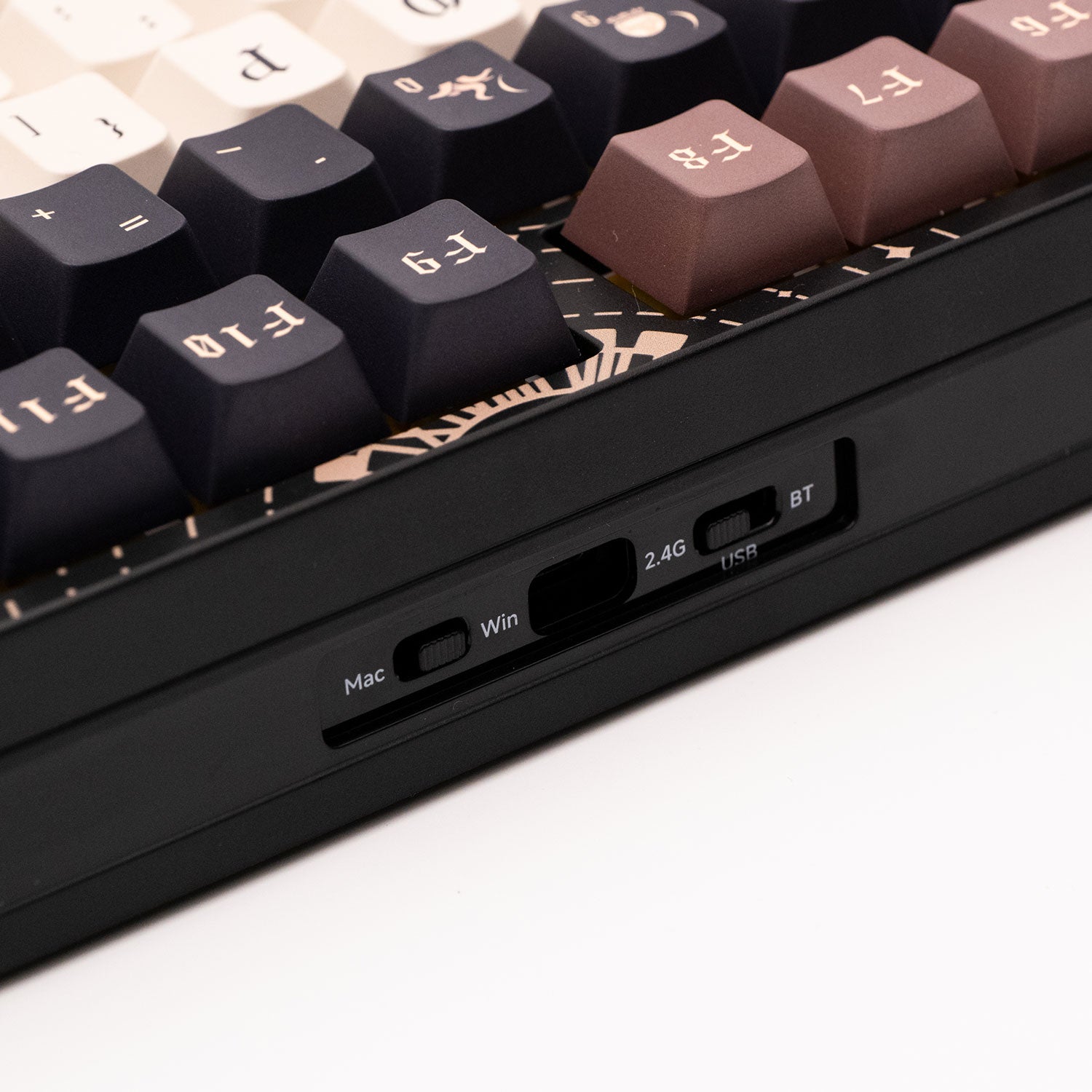 Akko Lord of the Mysteries 5108 V5 Mechanical Keyboard USB Details