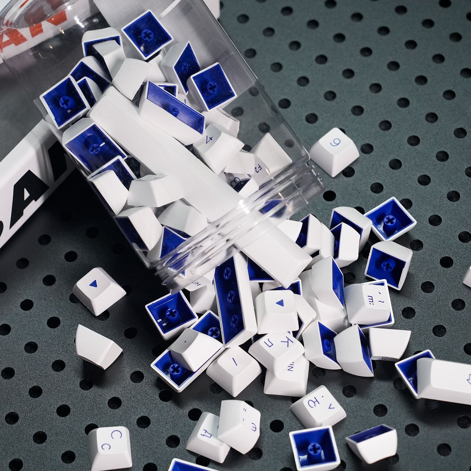 Akko Blue on White Cyrillic Keycap Set (97-key) Details