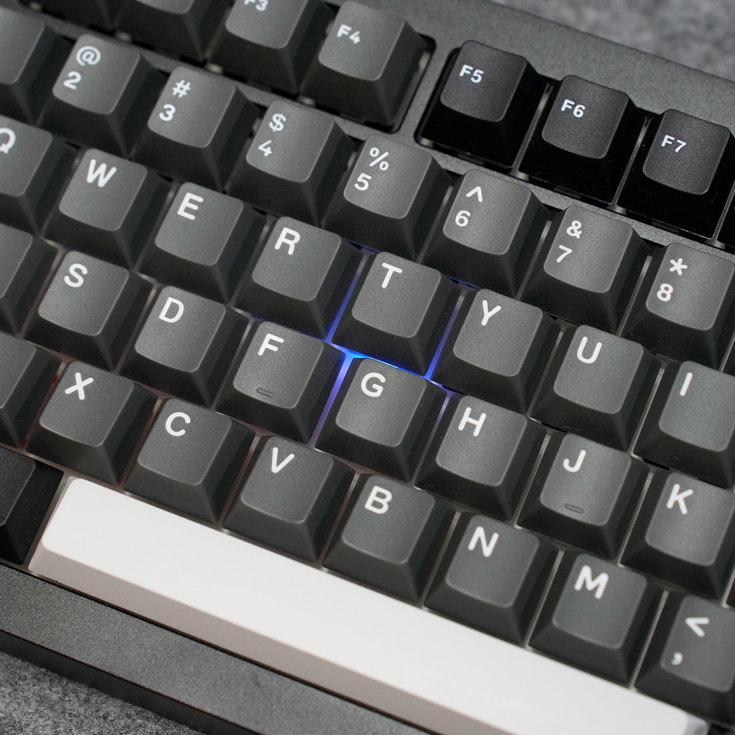 Akko Gem 02 VIA Custom Mechanical Keyboard Keycaps Details